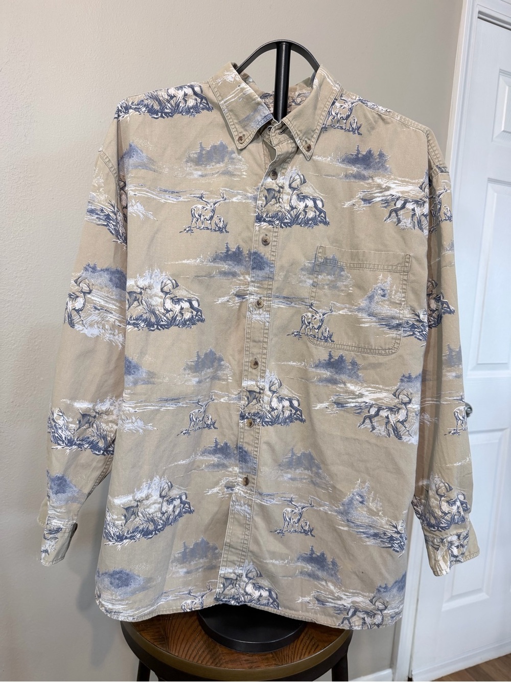 Rugged Earth Outfitters Shirt Men XL Long Sleeve Button-Up Beige Blue Bucks Deer